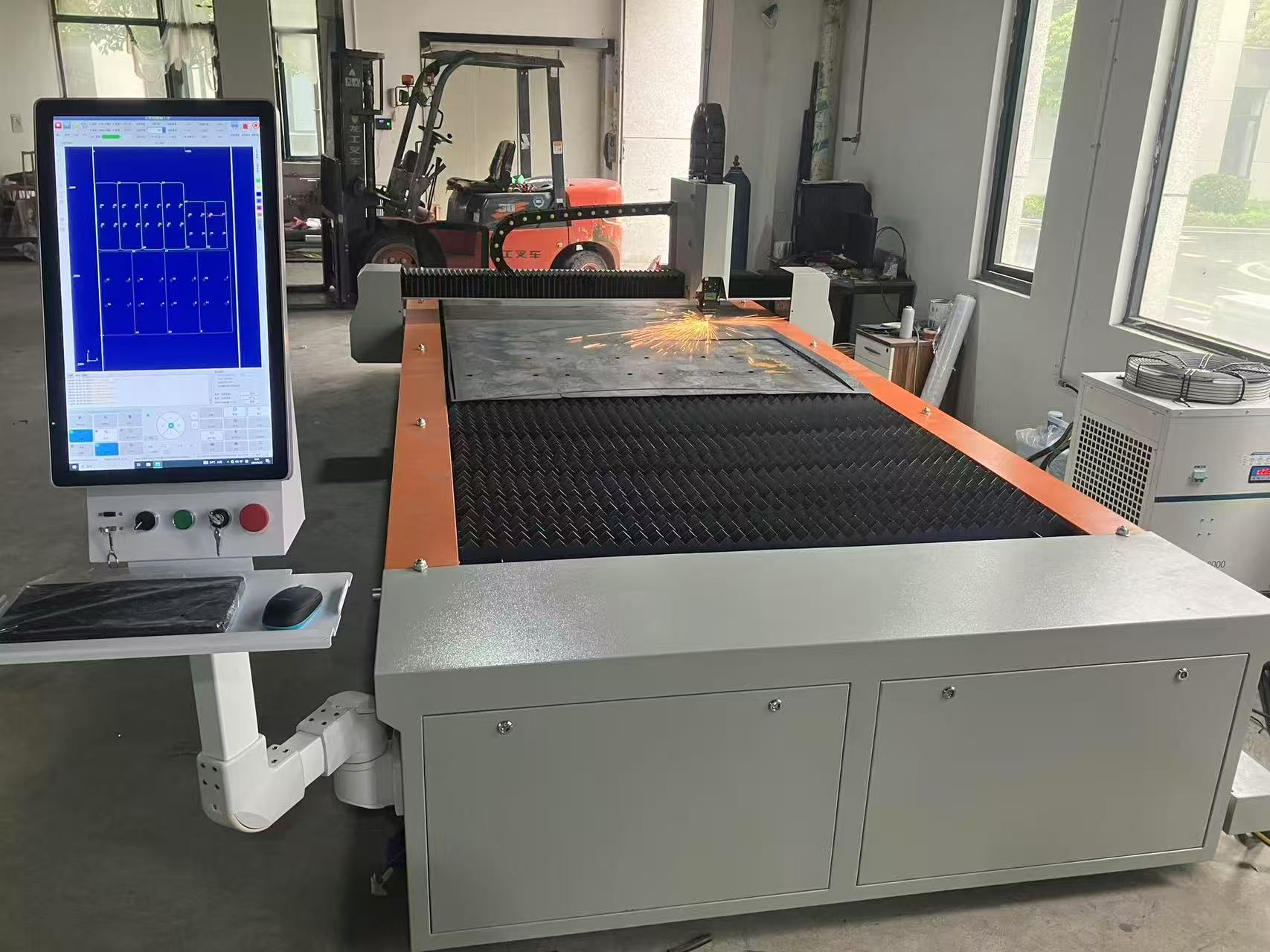 laser cutting machine